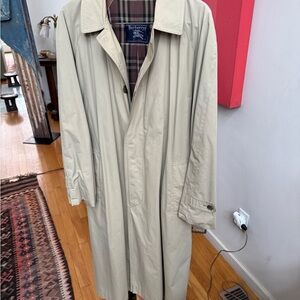 Burberry Men's Classic Cream Trench Coat